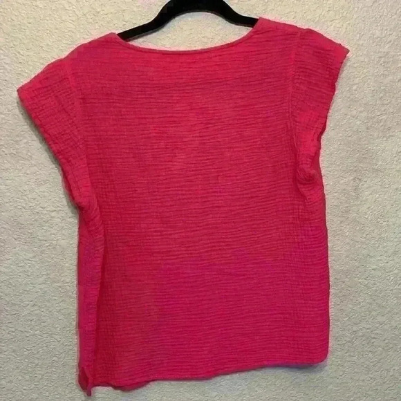 Three Dots hot pink shirt sz M Barbie lightweight natural fibers breathable - Picture 6 of 6